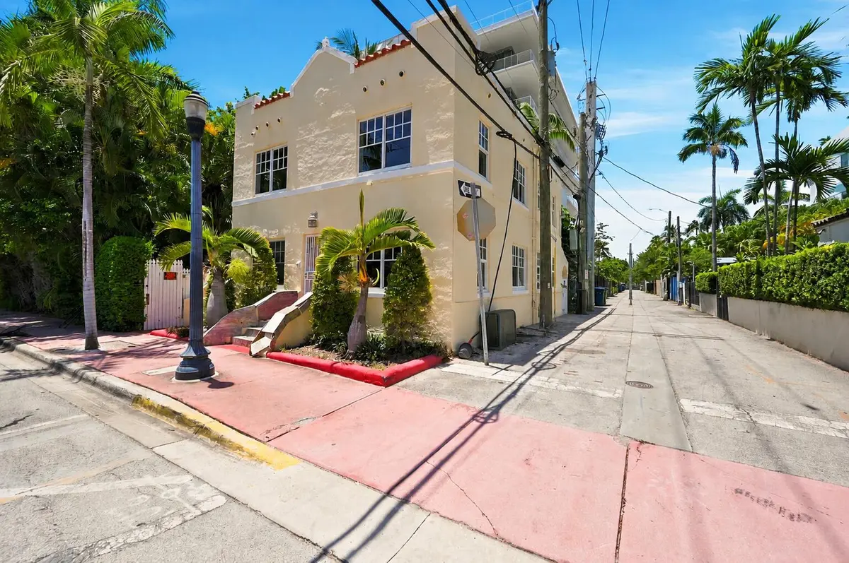 0b at 927 4th Street, Miami Beach
