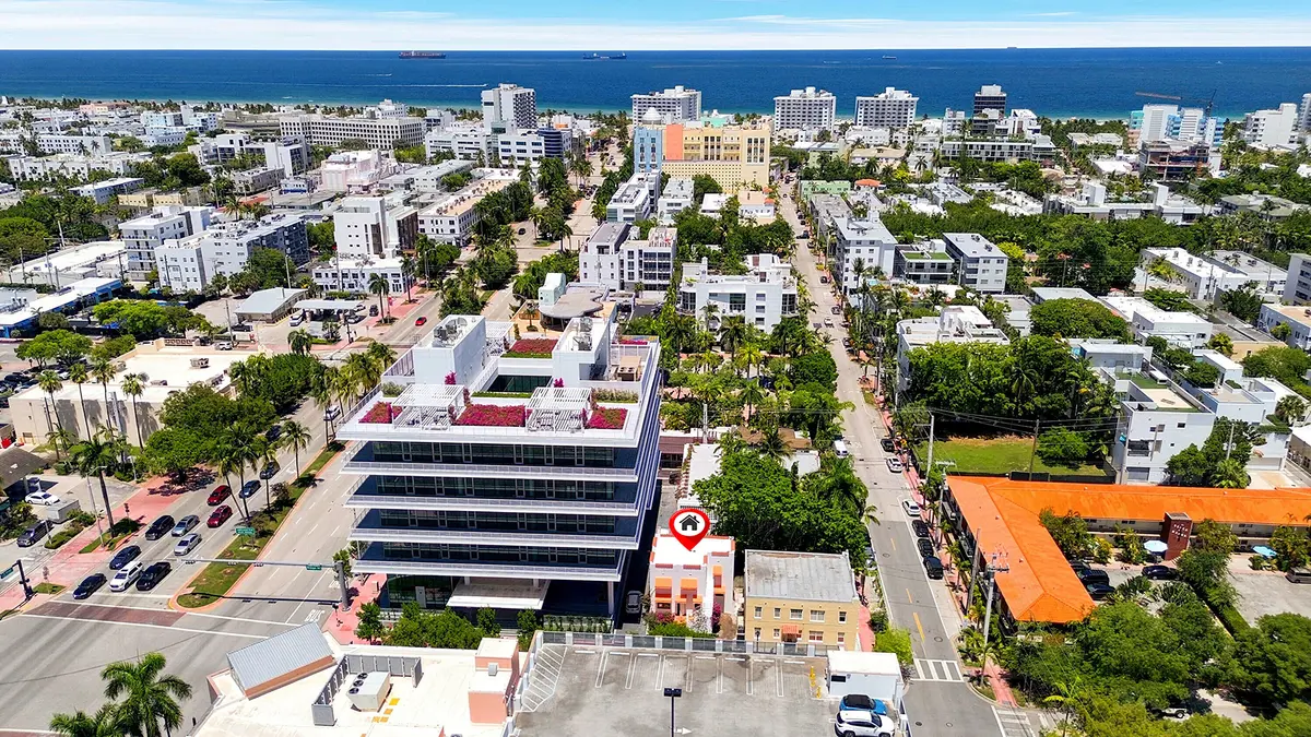 0e at 927 4th Street, Miami Beach
