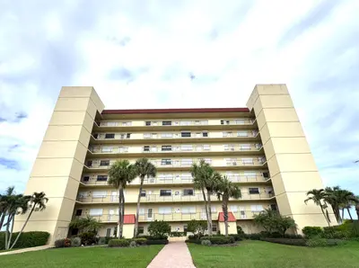 7420 S Ocean Drive 313, Jensen Beach – Condominium for sale