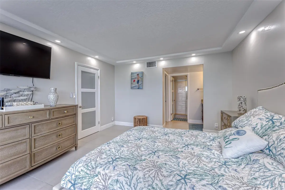 Photo 6 at 3900 Galt Ocean Drive 712, Fort Lauderdale