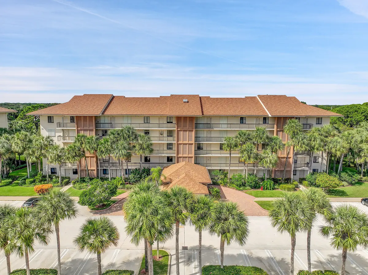 BUILDING FRONT at 2001 Marina Isle Way 203, Jupiter