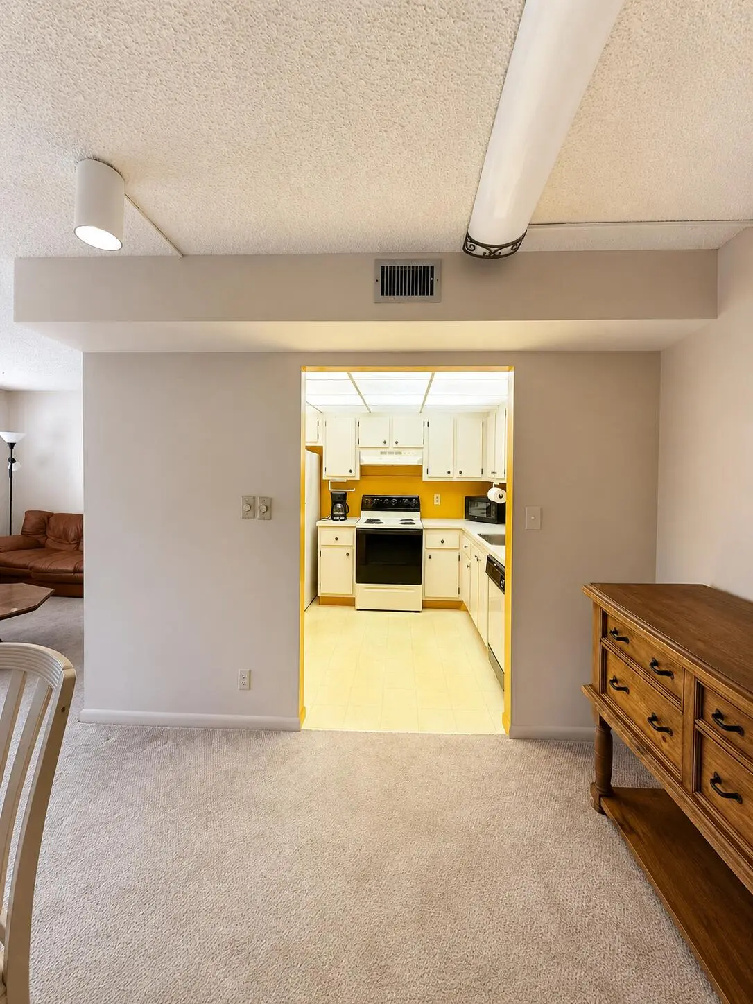 kitchen at 1901 Bermuda Circle F2, Coconut Creek