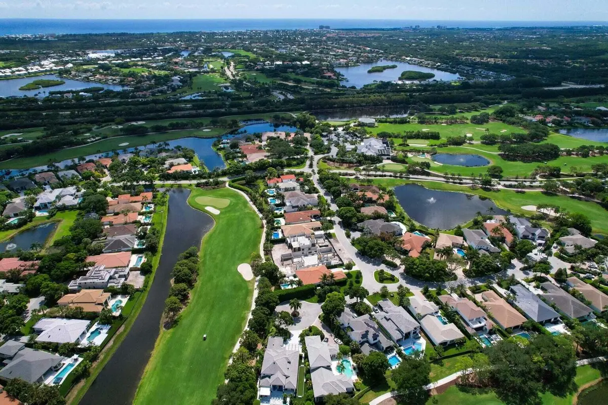 Golf Hole 1 at 145 W Village Way, Jupiter