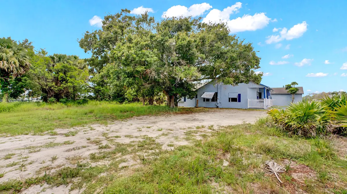 DSC02190 at 312 SE M.l.k. Jr Boulevard, Stuart