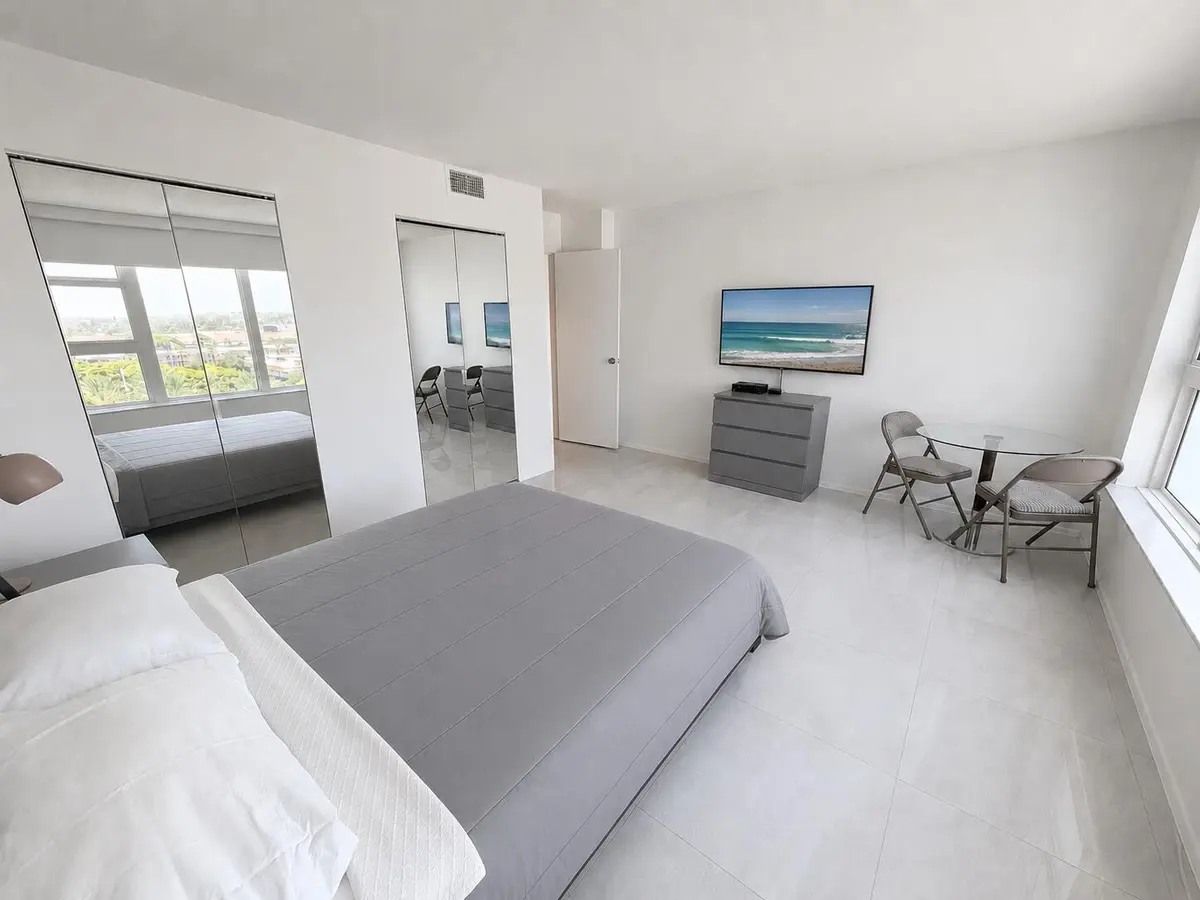 Bed1.2 at 1620 S Ocean Boulevard 8H, Lauderdale-By-The-Sea