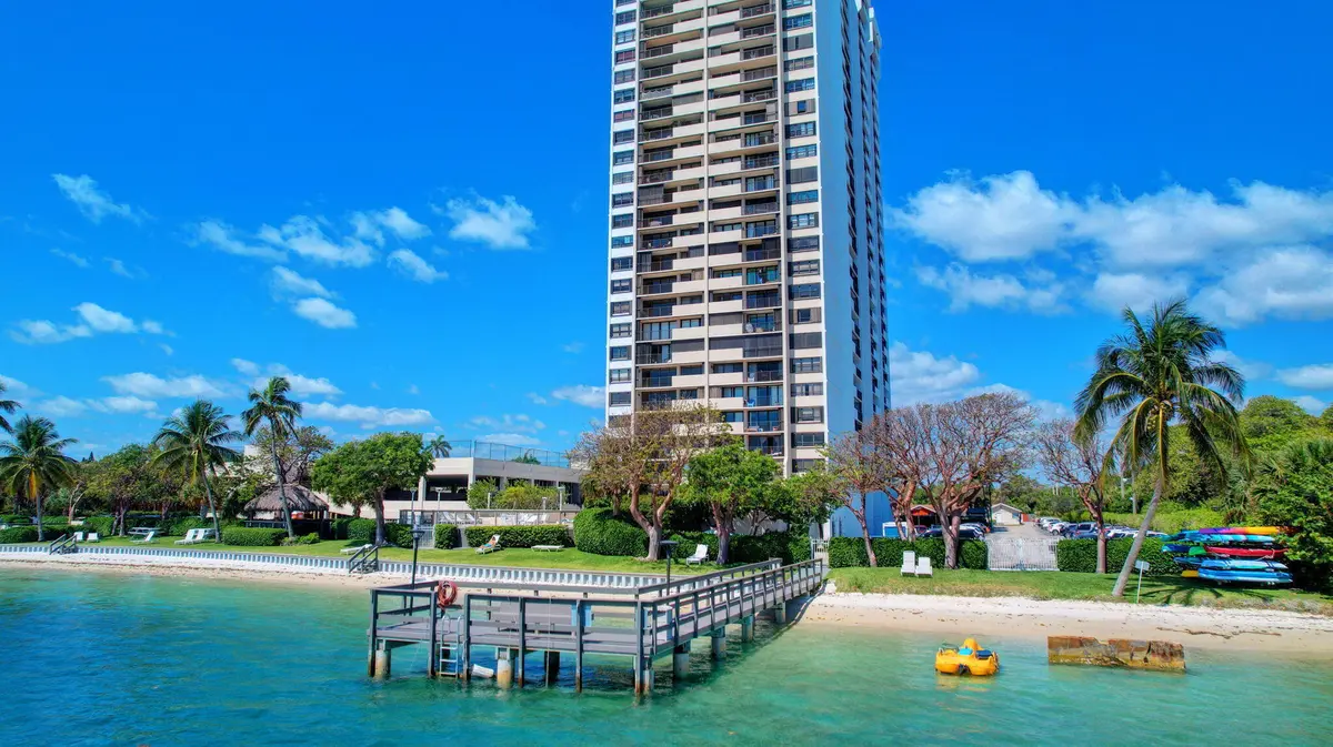 Exterior at 5600 N Flagler Drive Unit 207, West Palm Beach