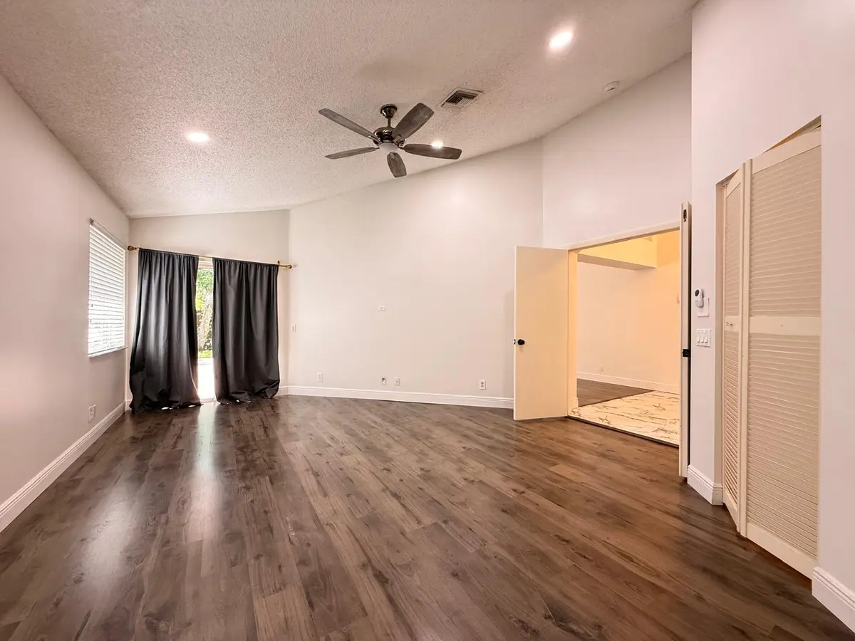 WhatsApp Image 2026-07-13 at 17.37.59 at 11042 TOPEKA Place, Cooper City