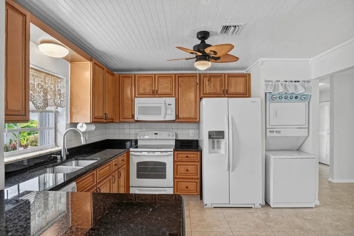 Light & Bright Kitchen at 948 Savannas Point Drive D, Fort Pierce