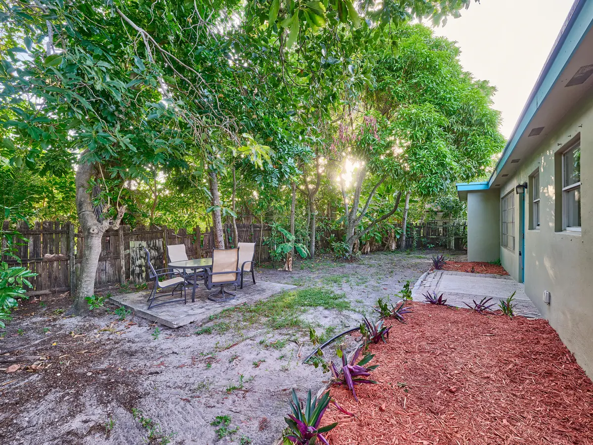 © PYL 0008 at 3515 NW 40th Street, Lauderdale Lakes