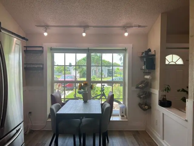 EAT-IN KITCHEN at 9145 Chrysanthemum Drive, Boynton Beach