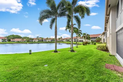 14388 Emerald Lake Drive 2, Delray Beach – Condominium for sale