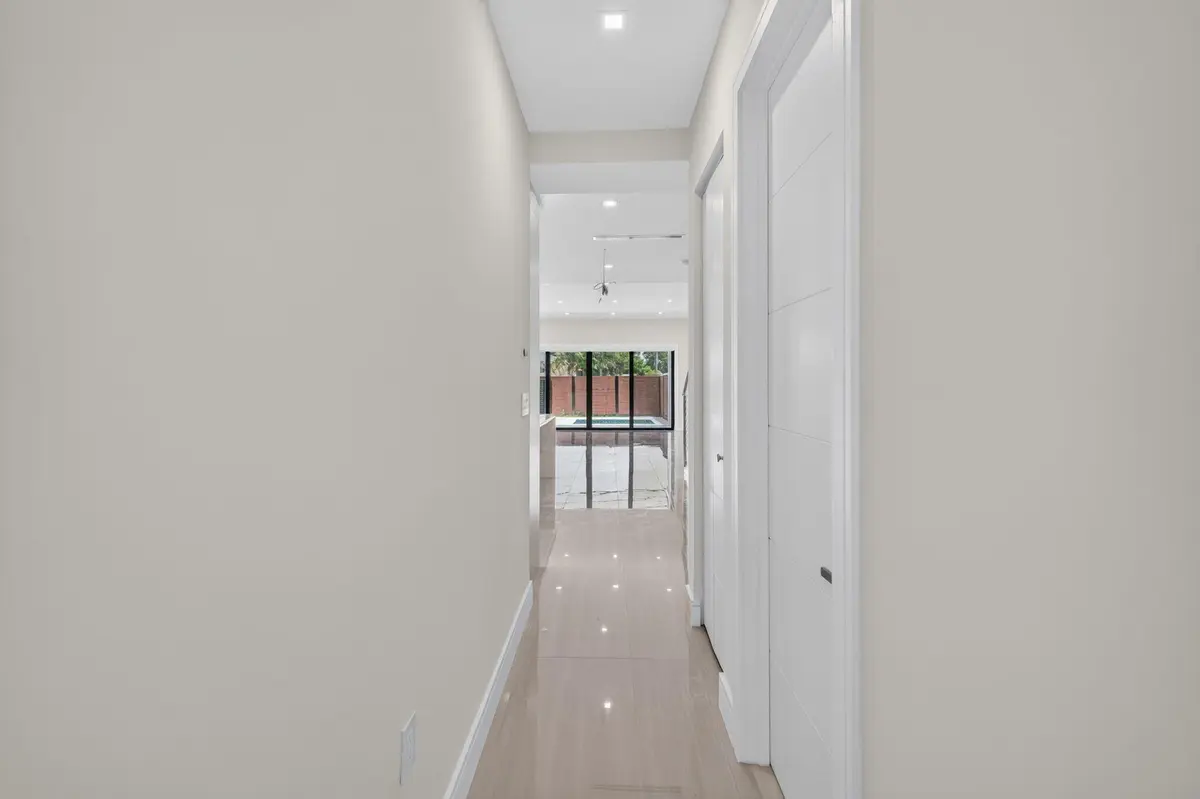 10-web-or-mls-699A6040 at 704 SW 9th Street, Fort Lauderdale
