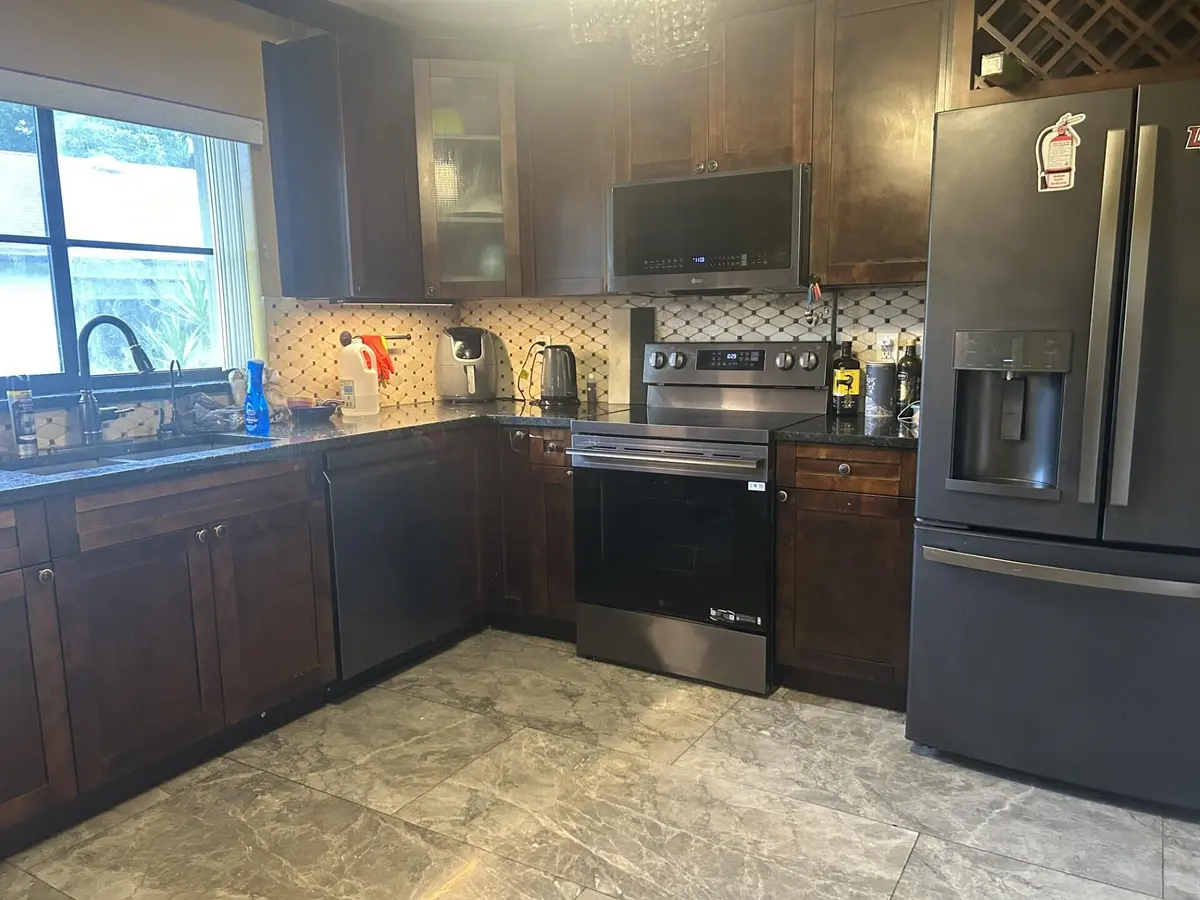 Kitchen counters at 4882 Equestrian Circle A, Boynton Beach
