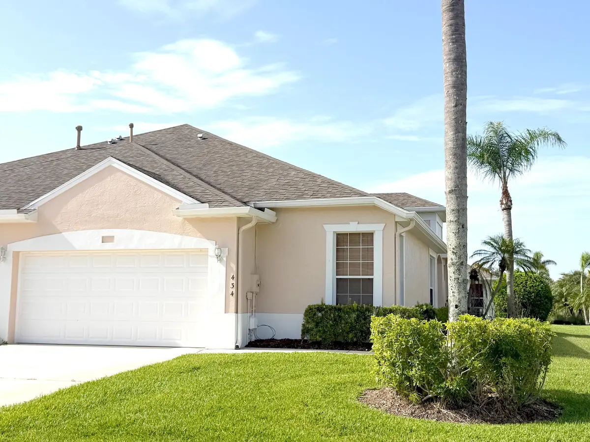 Villa with 2 Car Garage! at 434 N Tangerine Square, Vero Beach