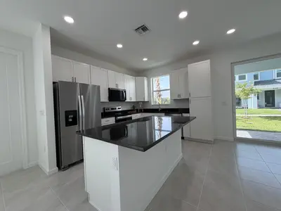 4402 Longwood Lake Square, Westlake – Townhouse for rent