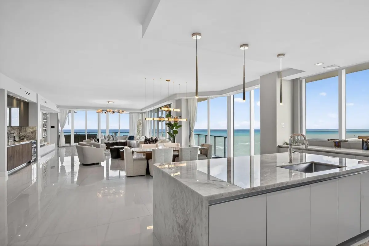 Main Living at 3100 N Ocean  Drive H-PH3, Riviera Beach