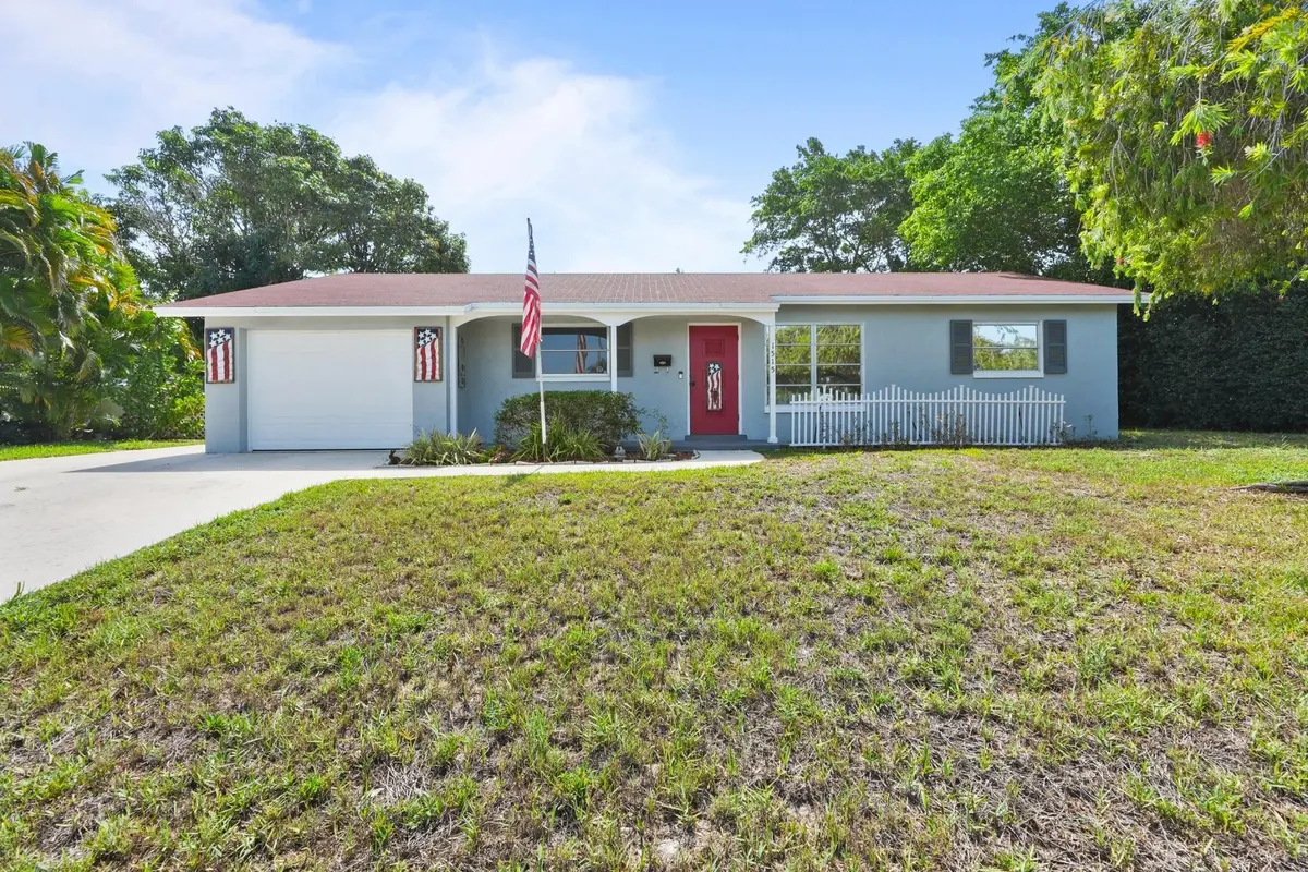 DSC00480_MLS at 1515 CRESCENT Drive, Lake Park
