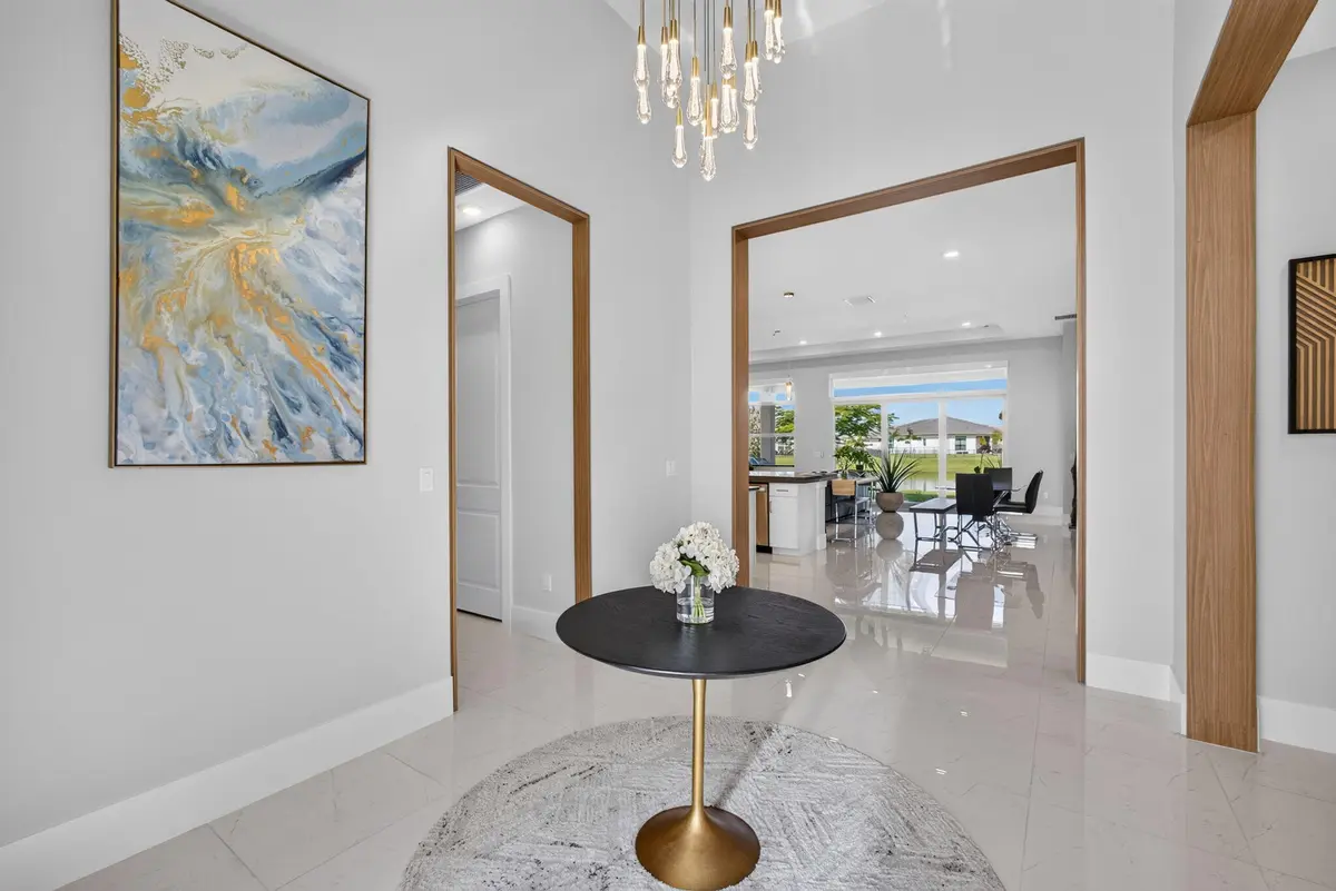 Entry Hallway to Kitchen at 5469 Hutchinson Way, Westlake