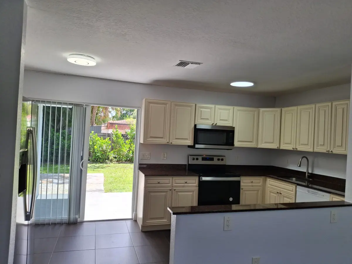 3731 NW 110TH Avenue A-B, Coral Springs, FL – photo 2