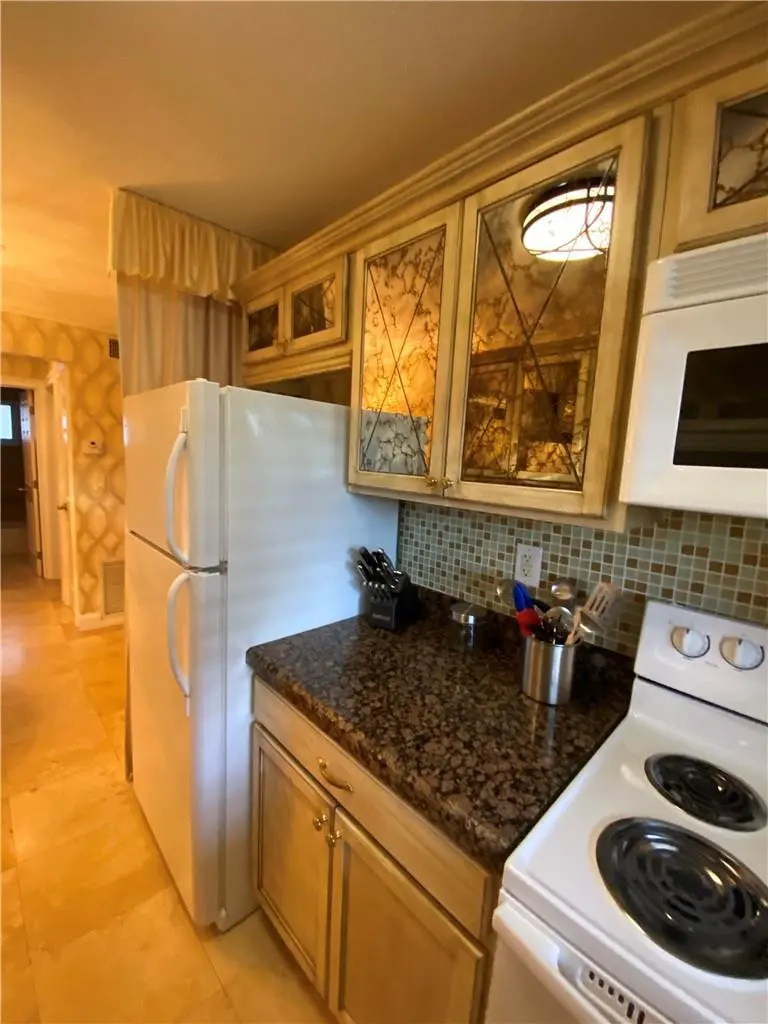 Photo 7 at 600 NE 7TH Avenue 14, Fort Lauderdale