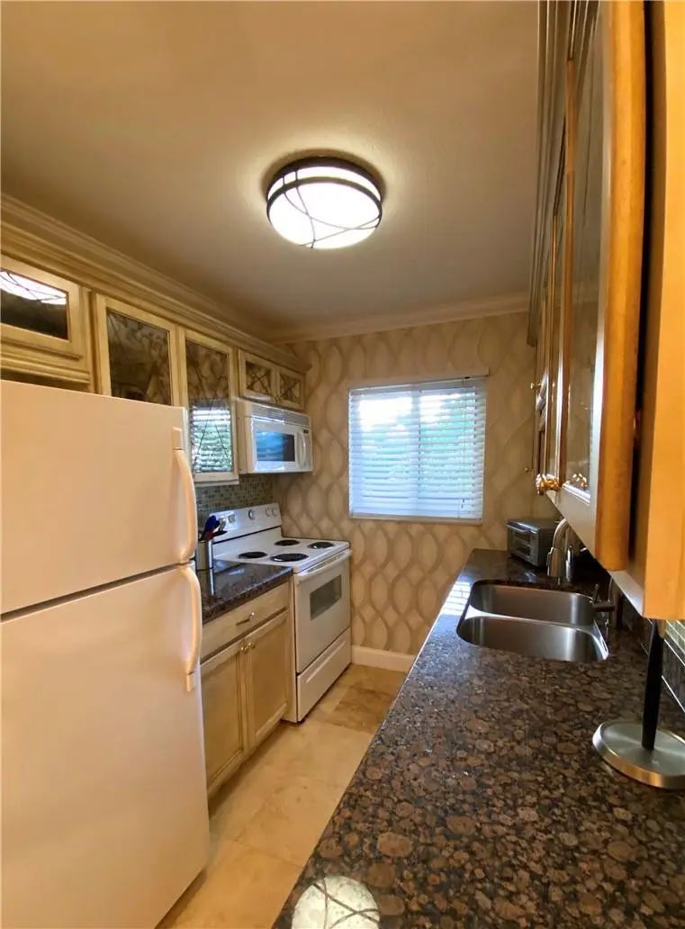 Photo 8 at 600 NE 7TH Avenue 14, Fort Lauderdale