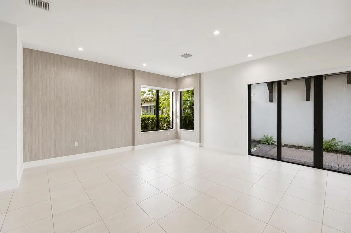 1.png at 8272 NW 44th Terrace, Doral
