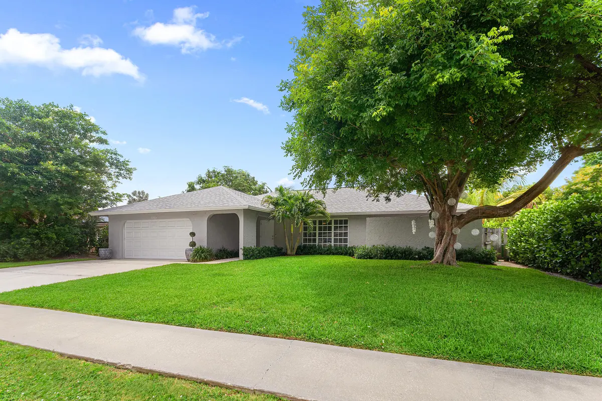 OUTSIDE FRONT at 1739 Brae Burn Place, Wellington