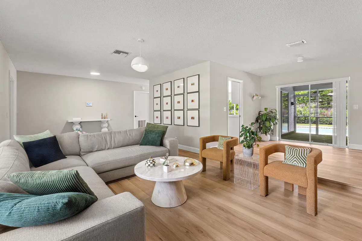 LIVING ROOM at 1739 Brae Burn Place, Wellington