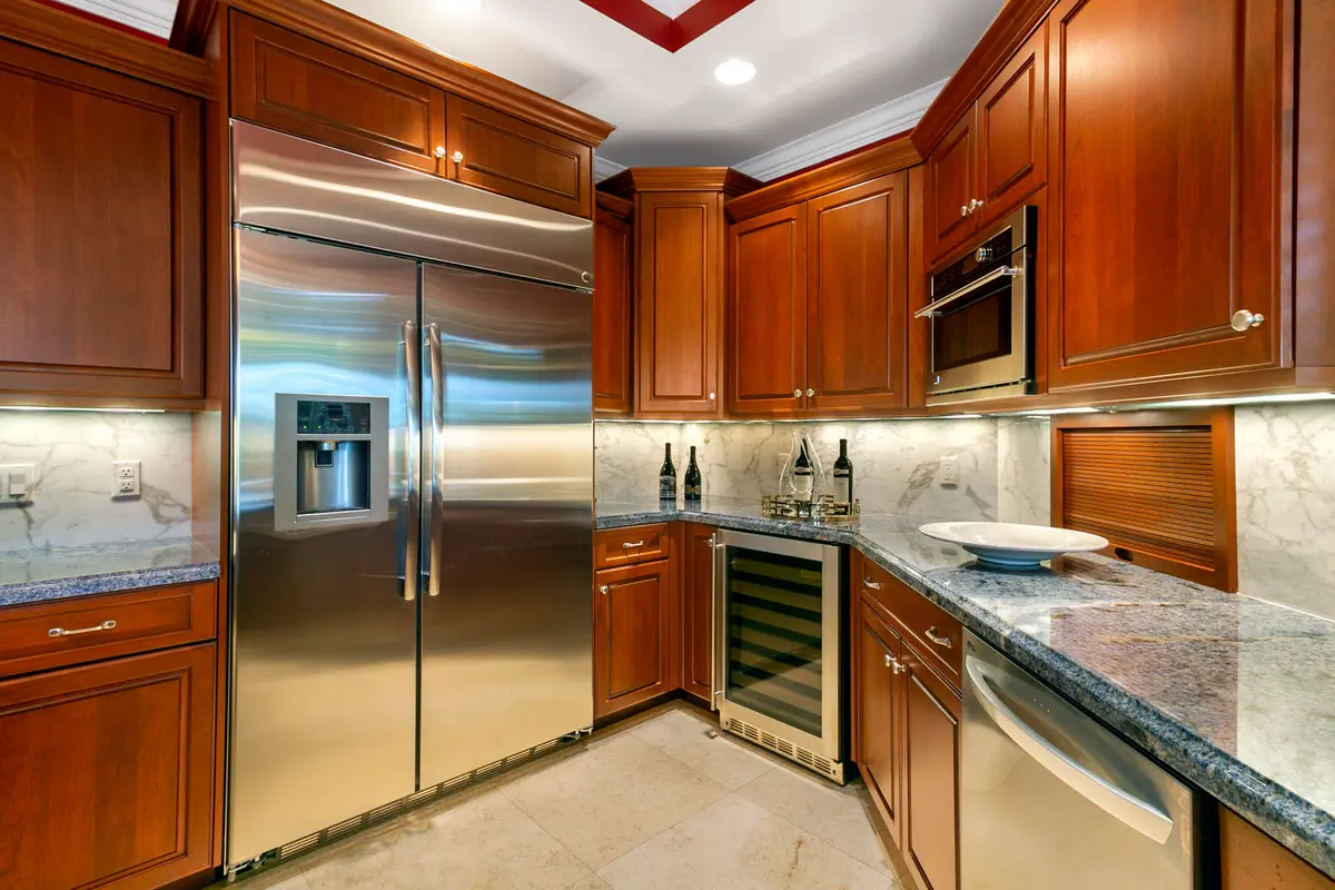 Kitchen Wine Refrigerator at 114 Sota Drive, Jupiter