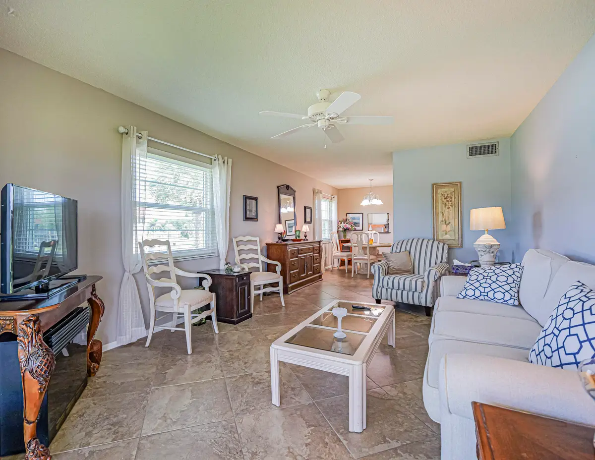 106 Spring Lake Court 201, Vero Beach, FL – photo 8