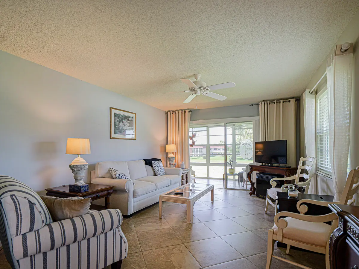 106 Spring Lake Court 201, Vero Beach, FL – photo 8
