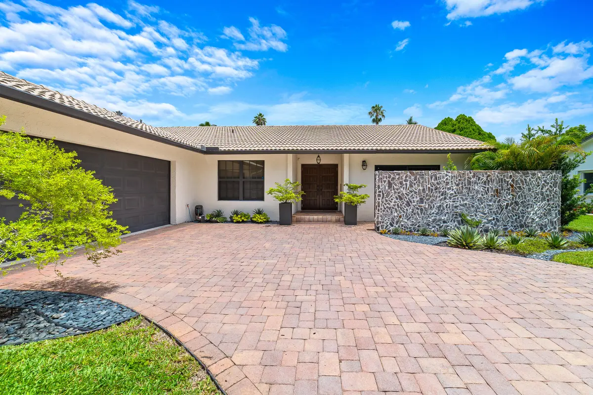 DSC03908 at 9235 NW 1st Street, Coral Springs