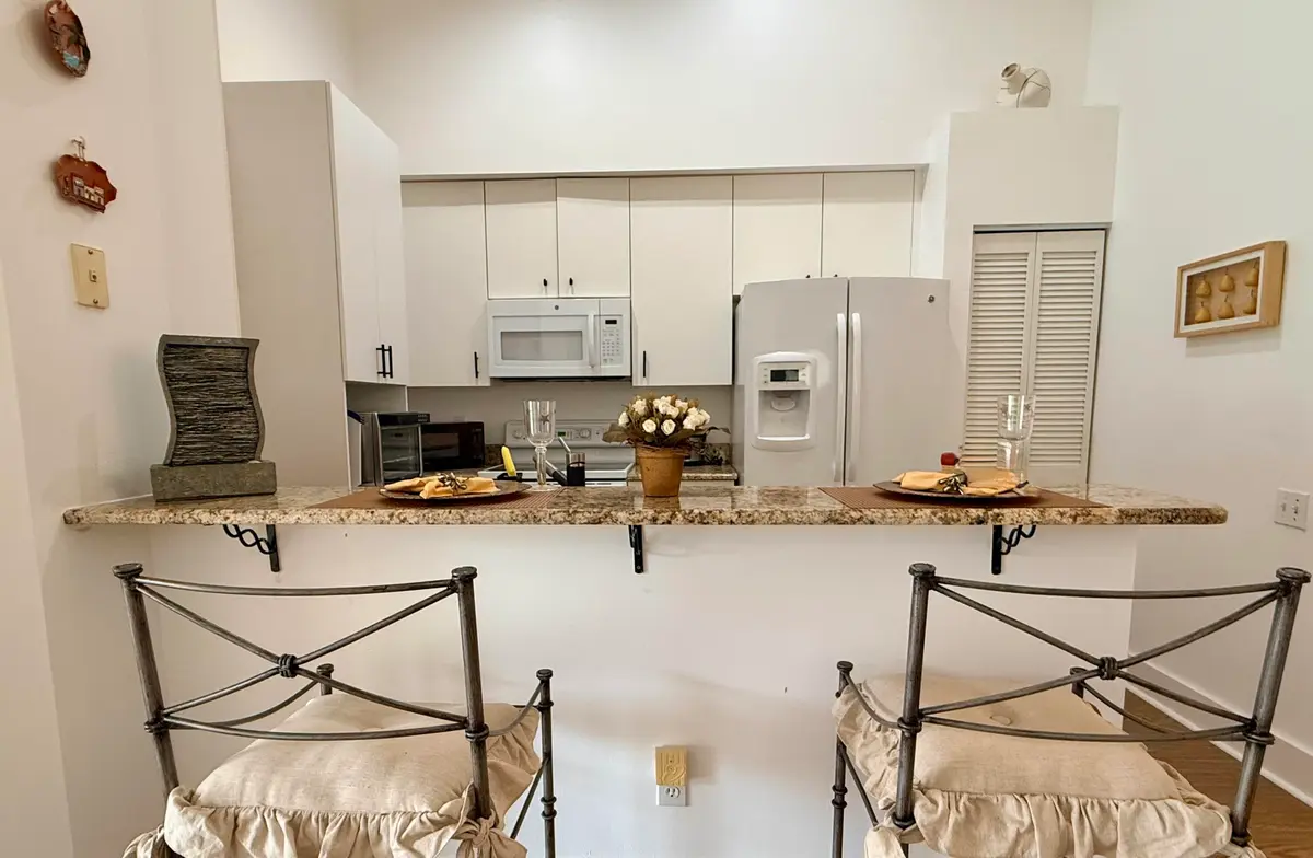 Breakfast Bar at 13219 NW 7TH Manor, Plantation