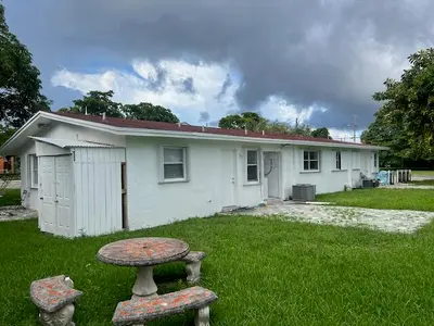 106 NW 12TH Avenue 1-2, Dania Beach – Duplex for sale