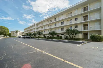 300 N Hwy A1A F-306, Jupiter – leased