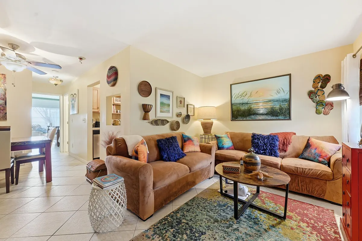 06_dsc08847 at 31 Pine Arbor Lane Unit 204, Vero Beach
