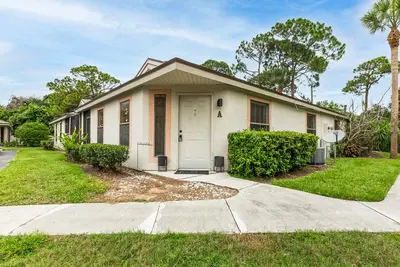2826 Stoneway Lane A, Fort Pierce – Townhouse for rent