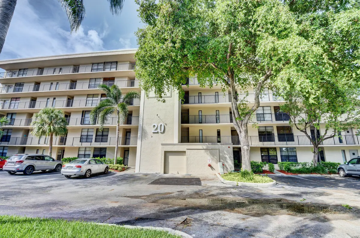 Building 20 at 20 Royal Palm Way 401, Boca Raton