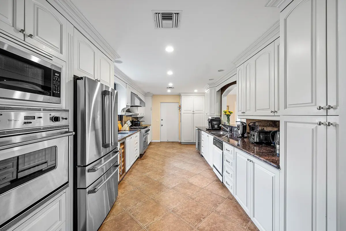 Kitchen at 4540 Sanderling Lane, Boynton Beach