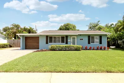 940 Dogwood Road, North Palm Beach – Single Family Residence for sale