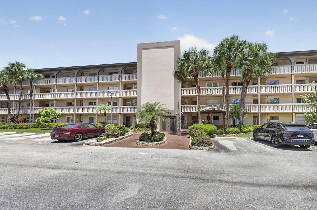 1-web-or-mls-8I8A5133 at 1703 Andros Isle M3, Coconut Creek