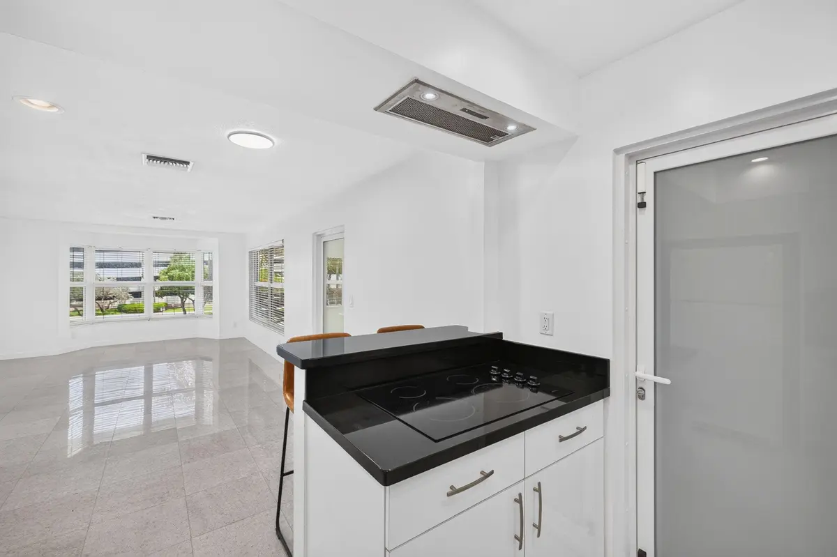 25-web-or-mls-b699A0147 at 4836 NE 23RD Avenue 31, Fort Lauderdale