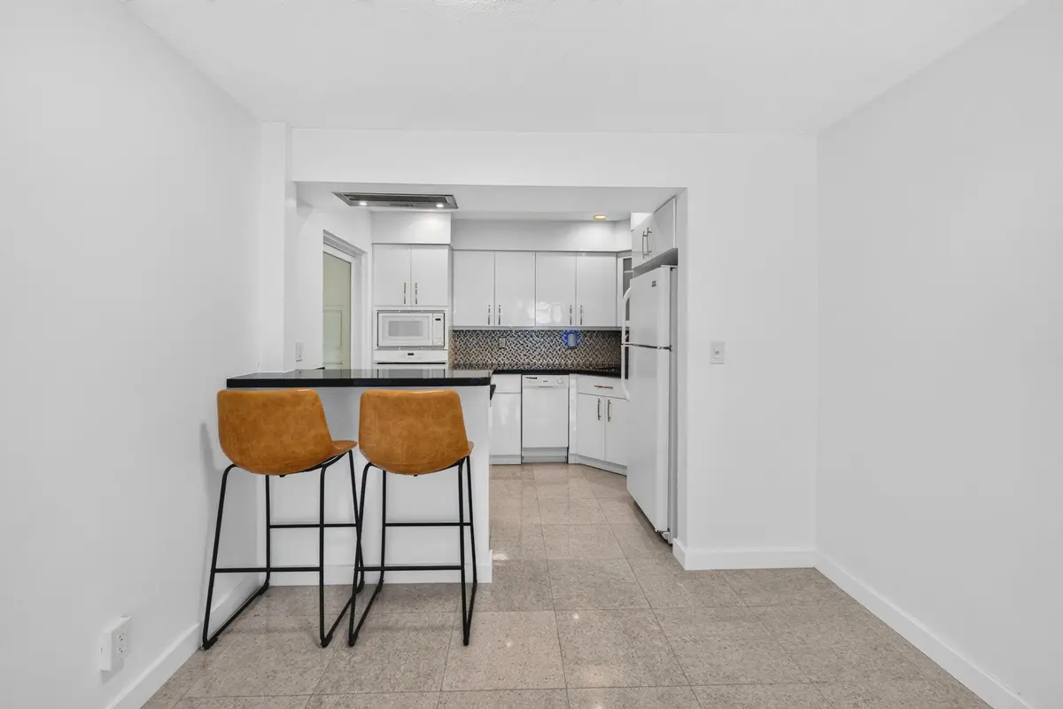 19-web-or-mls-b699A0102 at 4836 NE 23RD Avenue 31, Fort Lauderdale