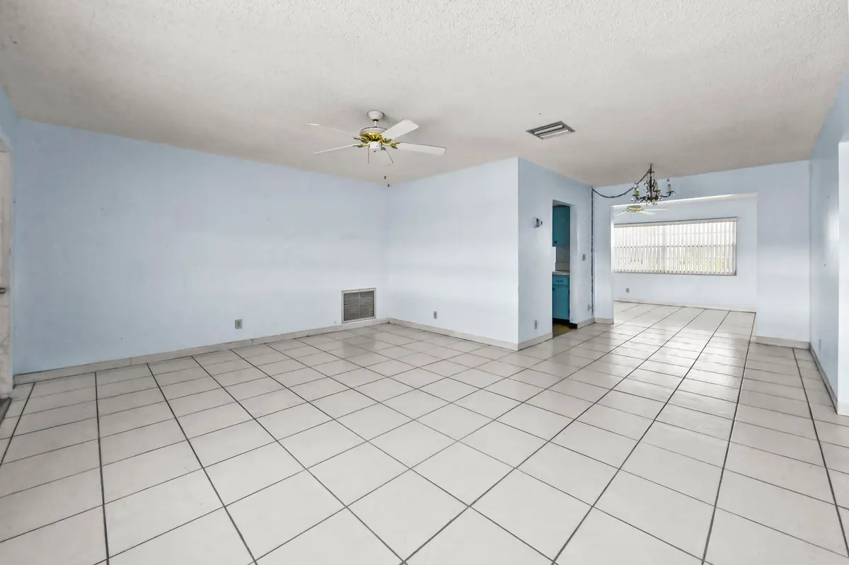 05 Living room 03 at 1196 SW Lake Circle, Boynton Beach