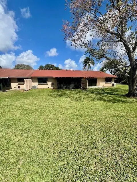 large back yard at 7 Farnworth Drive, Boynton Beach
