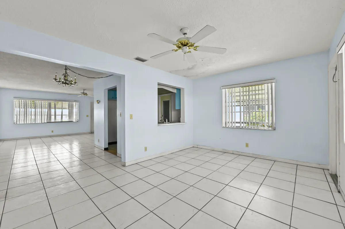 08 Family room 02 at 1196 SW Lake Circle, Boynton Beach