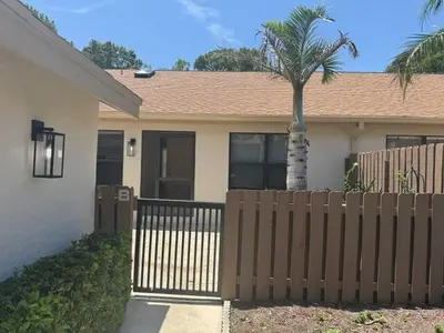 2084 SW SILVER PINE Way 122-B, Palm City – sold