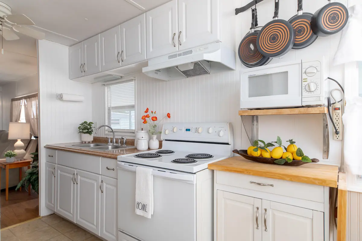 Kitchen at 10885 SE Federal Hwy 32 Highway, Hobe Sound