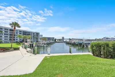1648 Jupiter Cove Drive 214, Jupiter – Condominium for sale