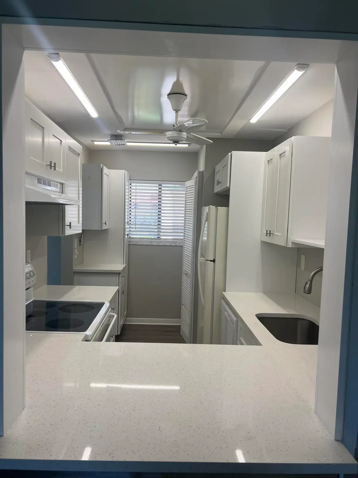 Quartz counters at 5373 SE MILES GRANT Road 102, Stuart